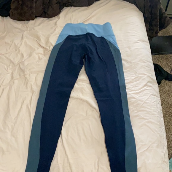 Lulu lemon leggings - Picture 3 of 3